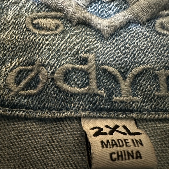 Classic Blue Denim Jeans with Distressed‎ Effects - Picture 3 of 3